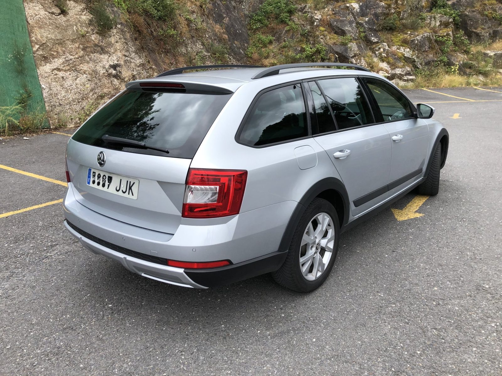Skoda Octavia Combi Scout 5E · Exterior