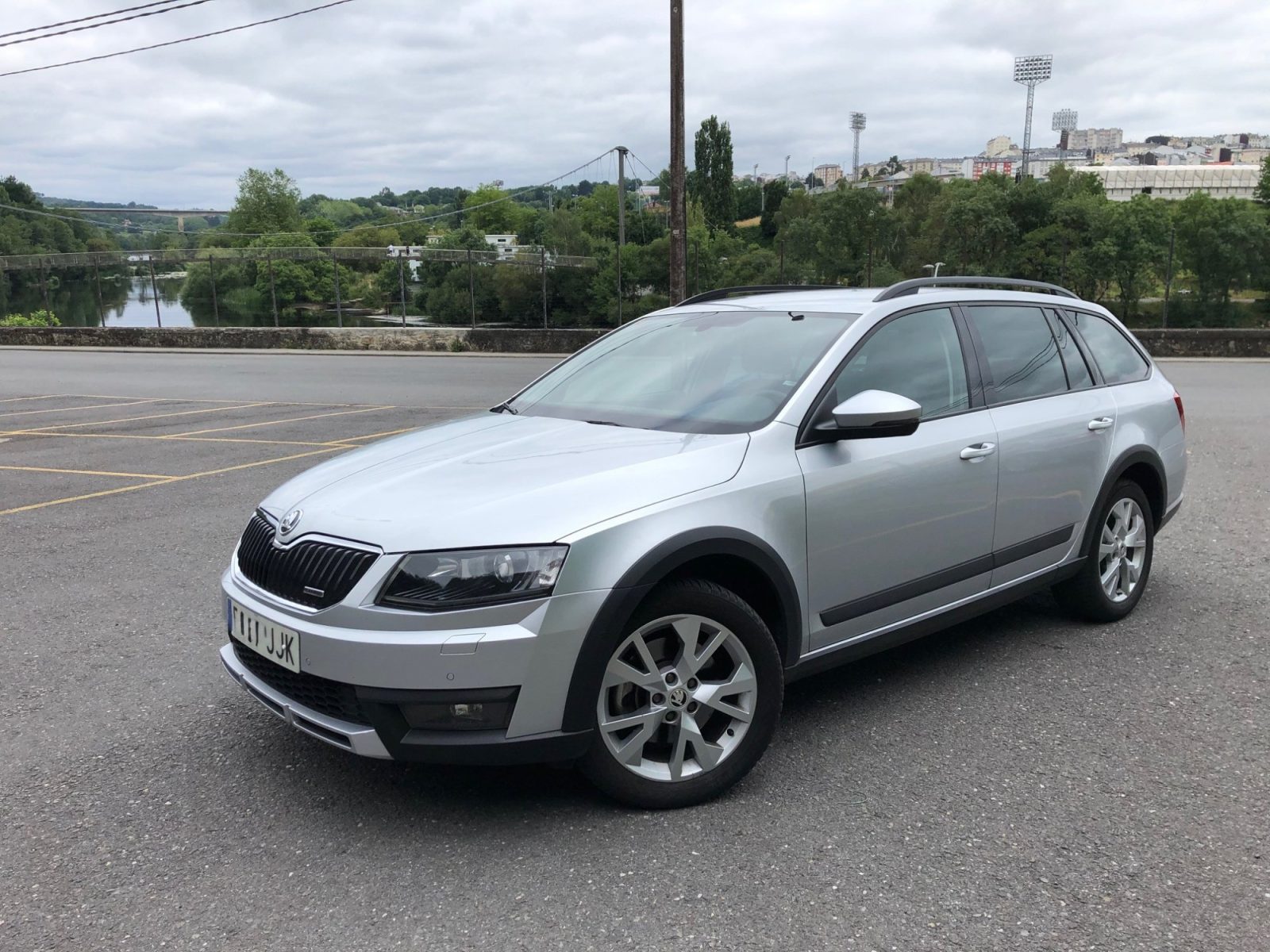Skoda Octavia Combi Scout 5E · Exterior